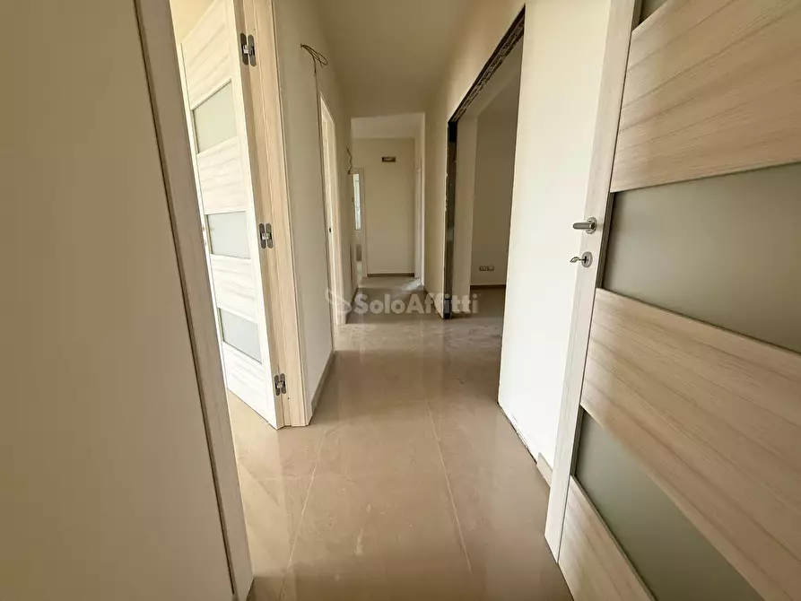 Immagine 6 di Ufficio in affitto  in Via Forche Caudine a Maddaloni