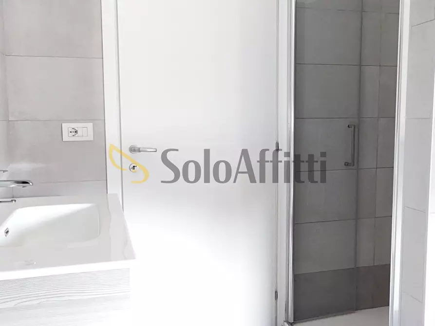 Immagine 8 di Bilocale in affitto  in via adige a Cusano Milanino