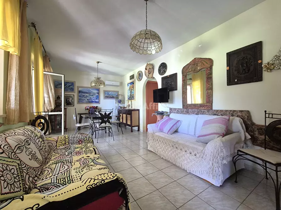 Immagine 9 di Villa in affitto  a Borgia