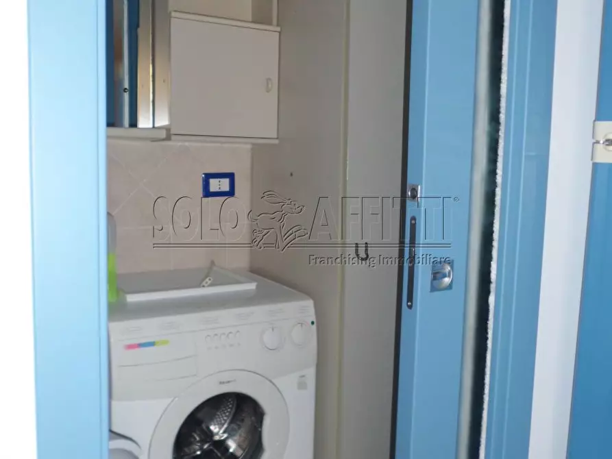 Immagine 21 di Trilocale in affitto  in Via Jannuzzo 14 a Giardini-Naxos