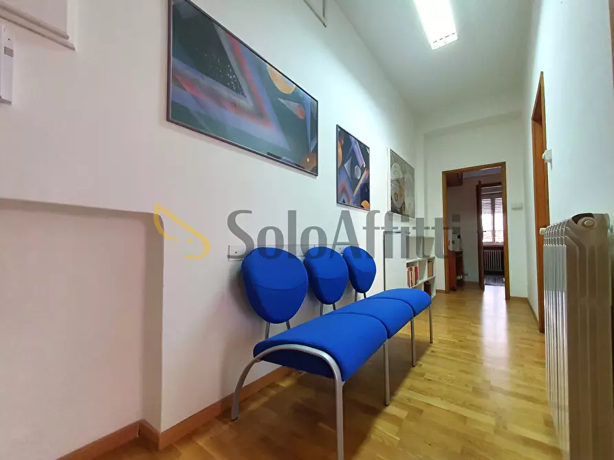 Immagine 4 di Ufficio in affitto  a Catanzaro