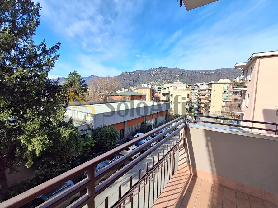 Immagine 6 di Trilocale in affitto  in Via Montelungo 23 a Como