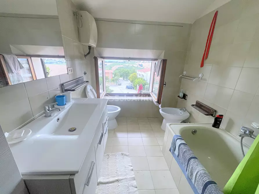 Immagine 8 di Trilocale in affitto  a Santa Maria Nuova