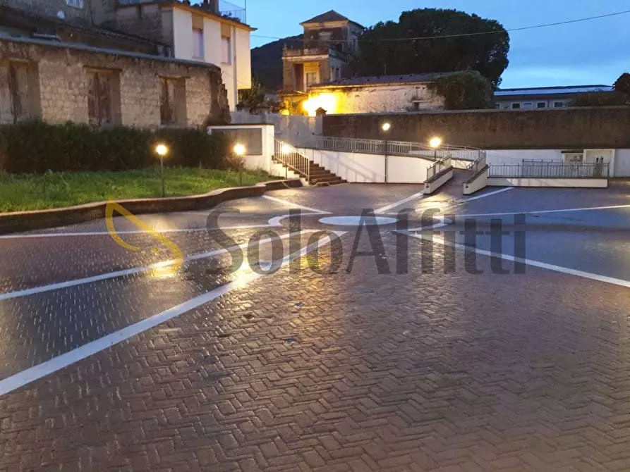 Immagine 26 di Trilocale in affitto  in Via delle Ferriere 20 a Caserta