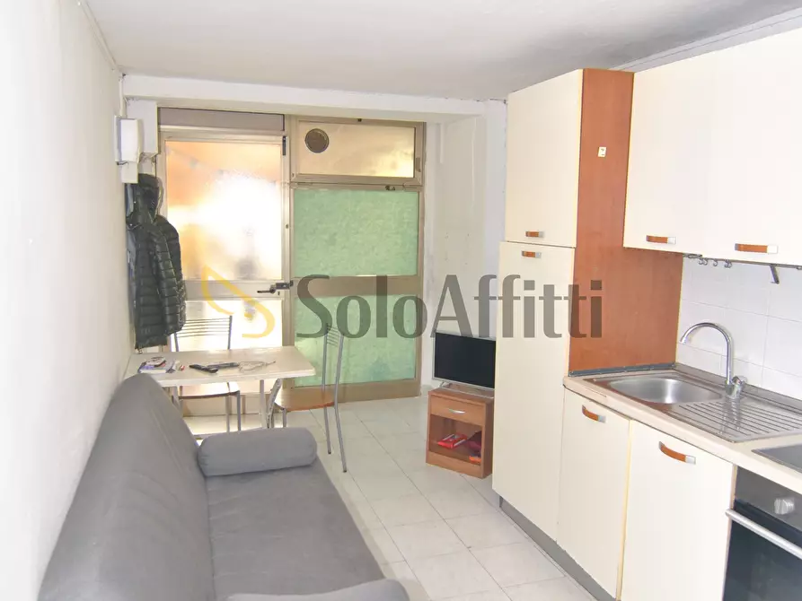 Immagine 1 di Bilocale in affitto  in Piazza Belvedere 10 a Pisa