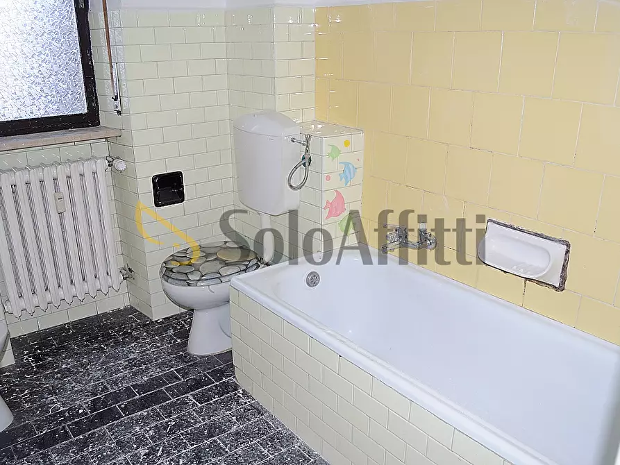 Immagine 5 di Trilocale in affitto  in Via Montello 2 a Settimo Torinese