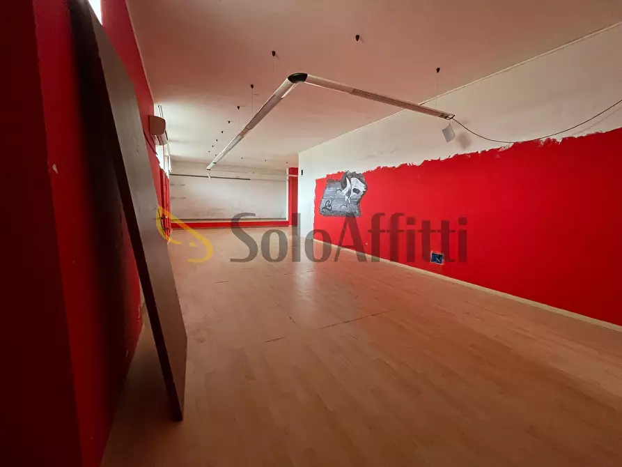 Immagine 10 di Locale commerciale in affitto  a Frosinone