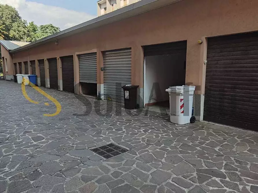 Immagine 6 di Garage in affitto  in Via Fratelli Cervi a Desio