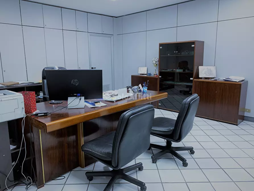 Immagine 2 di Ufficio in affitto  a Catanzaro