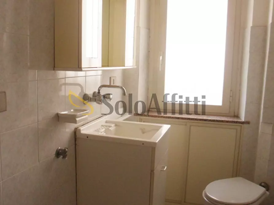 Immagine 8 di Trilocale in affitto  a Cagliari