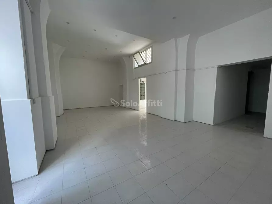 Immagine 2 di Magazzino in affitto  in Corso Trieste 82 a Caserta