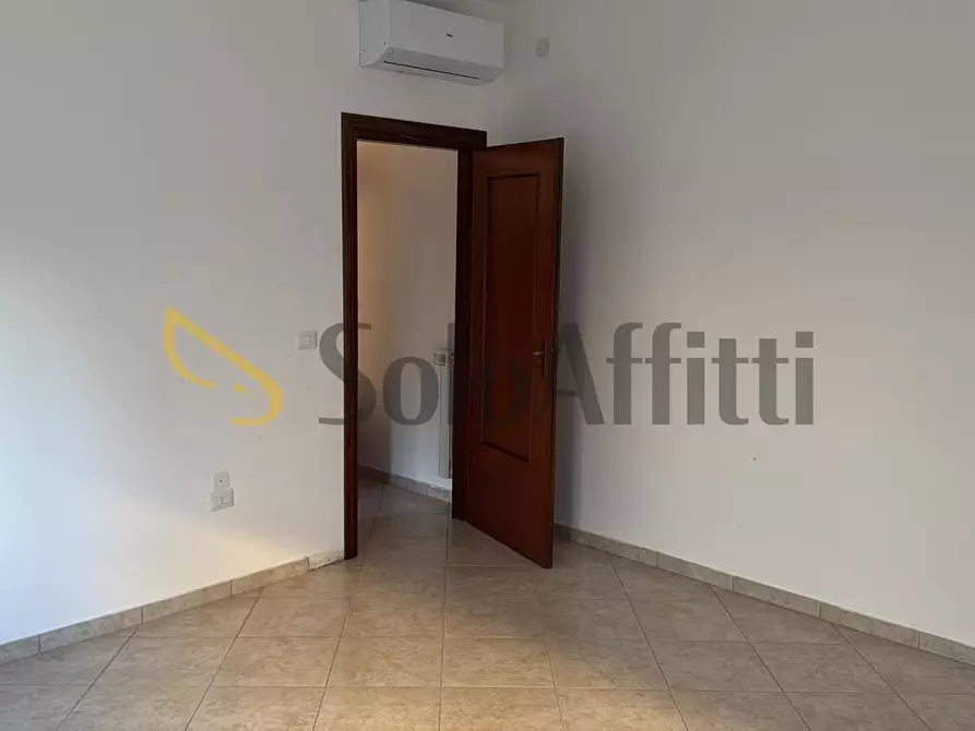 Immagine 13 di Ufficio in affitto  in Via Michele Ruta 62 a Caserta