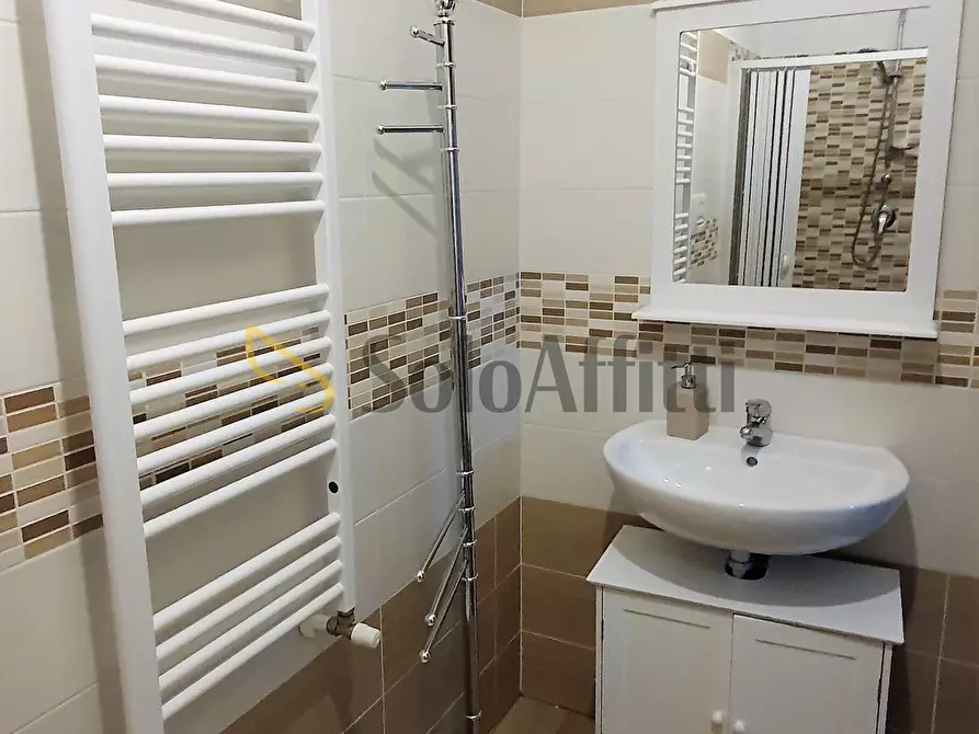 Immagine 11 di Stanza singola in affitto  a Catanzaro