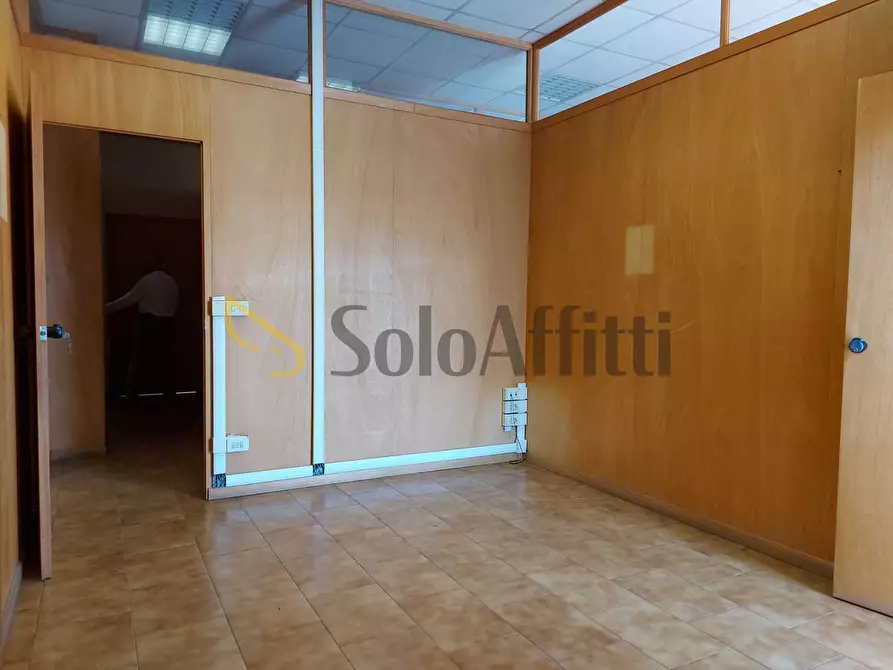 Immagine 5 di Locale commerciale in affitto  in Via del Tempio della Fortuna a Fiumicino