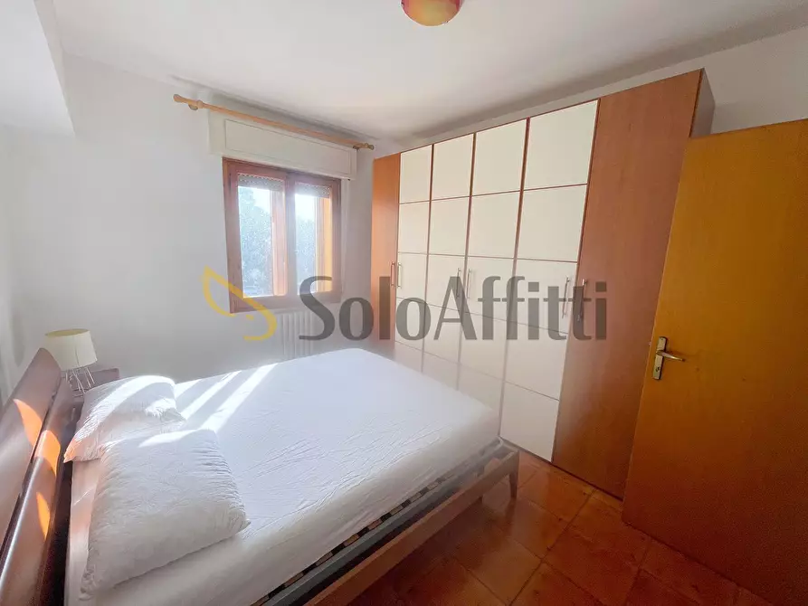 Immagine 11 di Bilocale in affitto  a Osimo