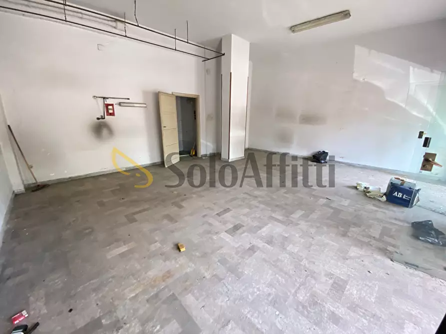 Immagine 6 di Locale commerciale in affitto  in Via Sud Piazza d'Armi 40 a Caserta