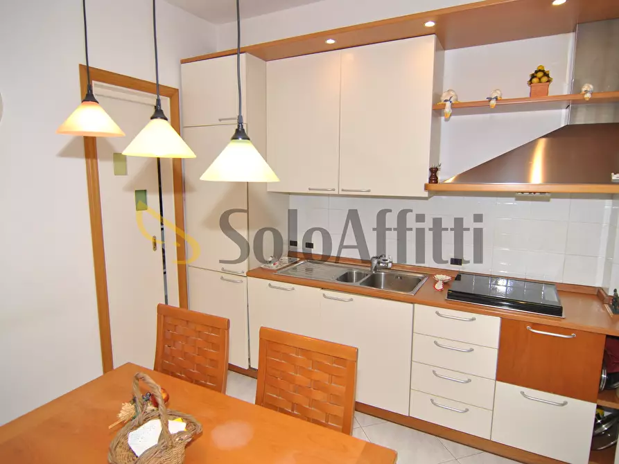 Immagine 8 di Quadrilocale in affitto  in Viale Giovanni Boccaccio 5 a Livorno