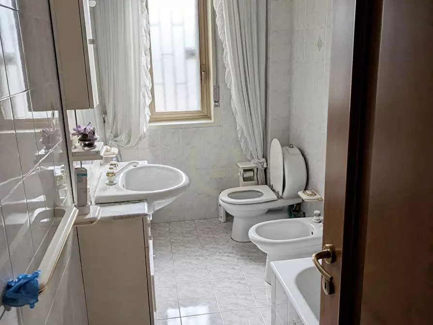 Immagine 4 di Appartamento in vendita  a Gravina Di Catania