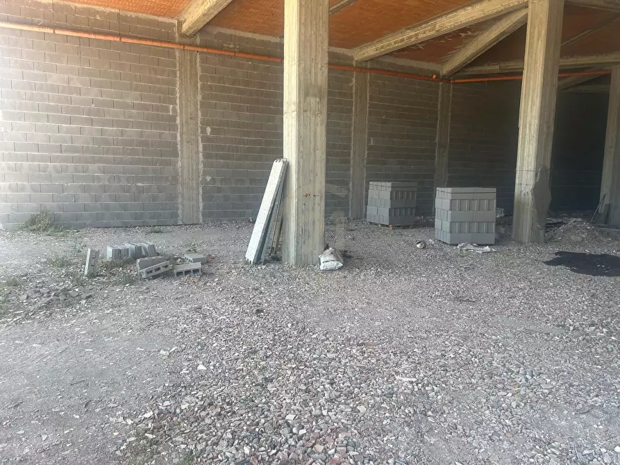 Immagine 2 di Magazzino in vendita  a Belpasso