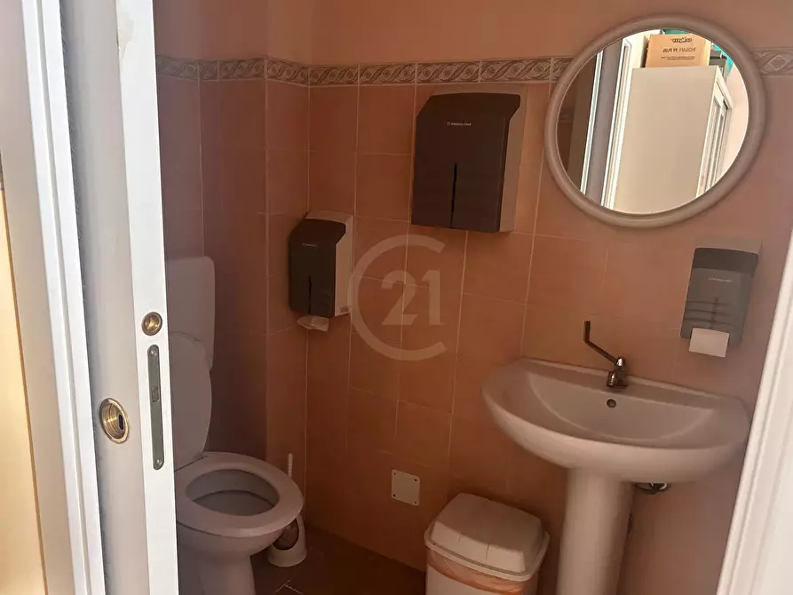 Immagine 3 di Attività commerciale in affitto  a San Pietro Clarenza