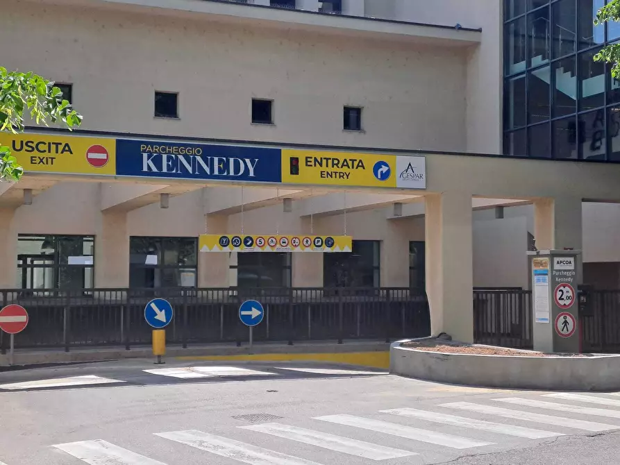 Immagine 11 di Garage in vendita  in Via John Fitzgerald Kennedy 71 a Parma