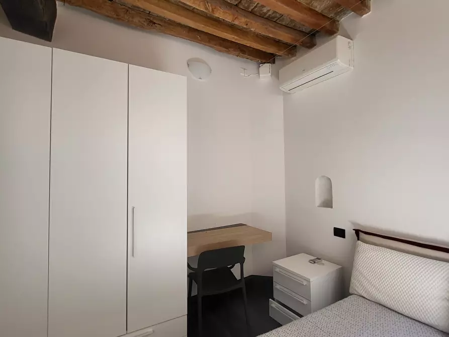 Immagine 17 di Bilocale in affitto  in Borgo Naviglio 6 a Parma