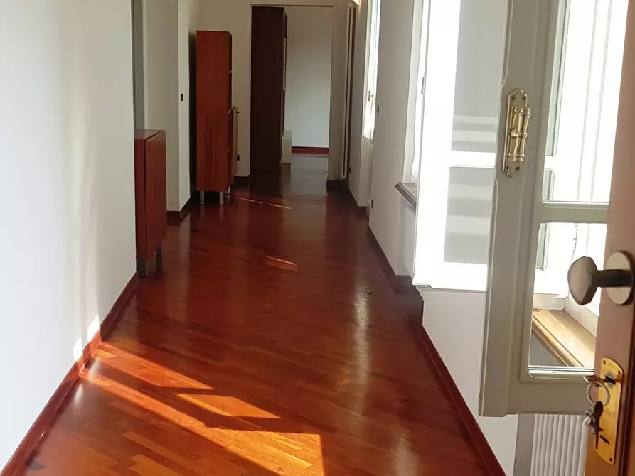 Immagine 11 di Trilocale in affitto  in Borgo Schizzati 17 a Parma