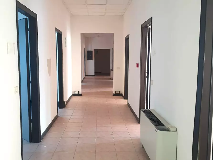 Immagine 5 di Ufficio in affitto  in Via Emilia Est 210 a Parma