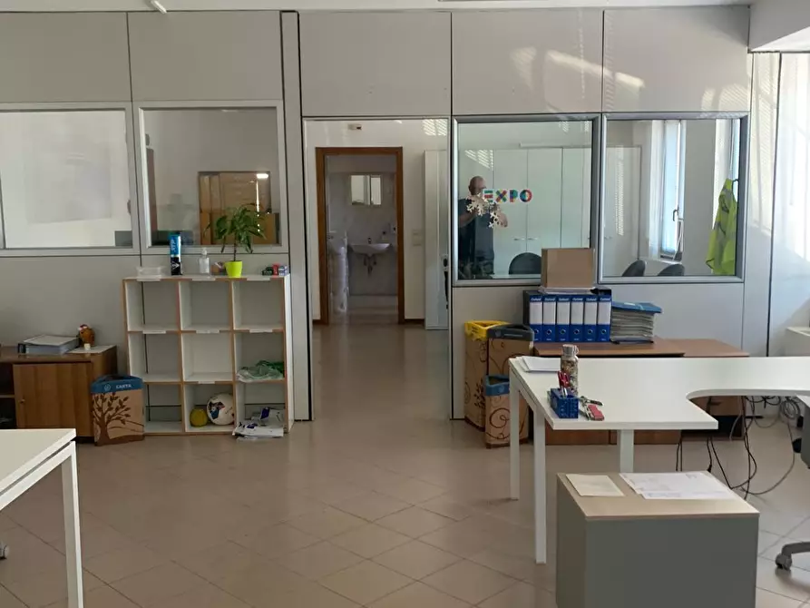 Immagine 16 di Attività artigianale in vendita  in Via londra a Parma