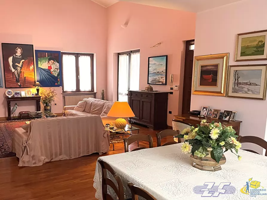 Immagine 10 di Villa in vendita  in Via Fontana Anna a Traversetolo