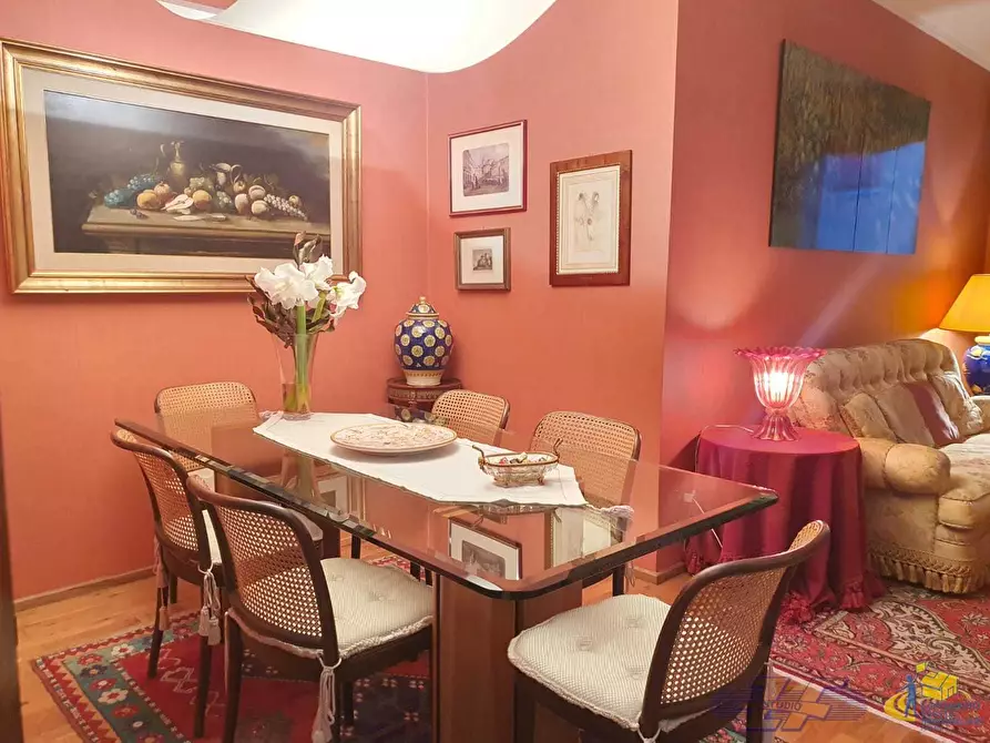 Immagine 2 di Trilocale in vendita  in Via Francesco Cassoli a Reggio Nell'emilia