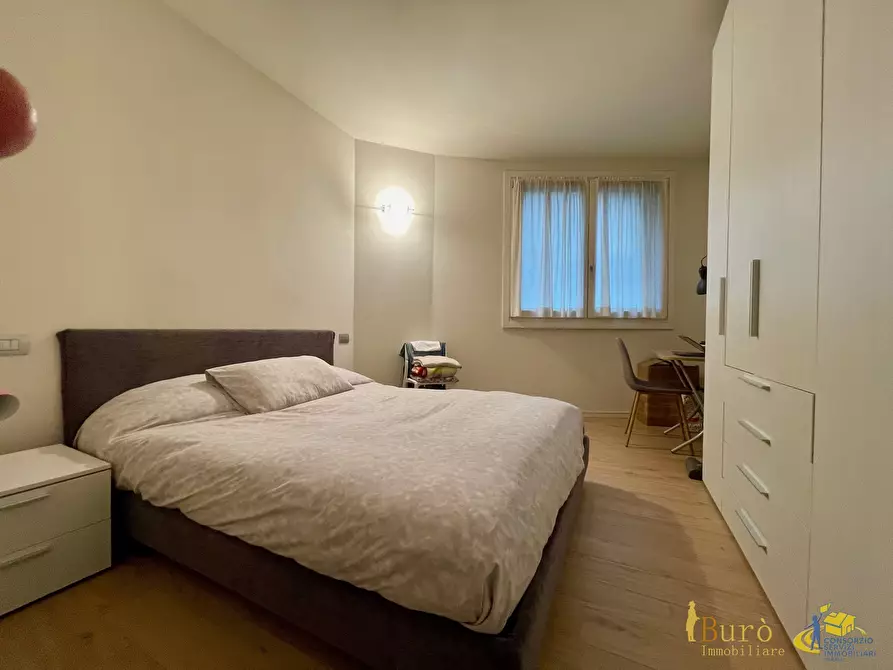 Immagine 11 di Bilocale in affitto  in Viale Tanara a Parma