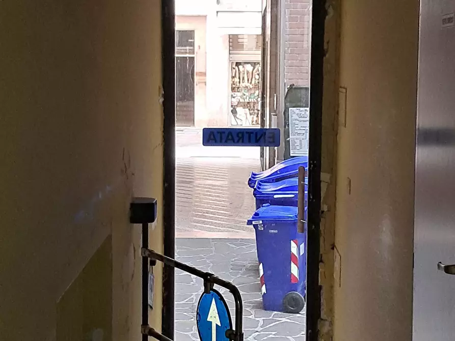 Immagine 17 di Locale commerciale in vendita  in Via Carlo Goldoni 5 a Parma