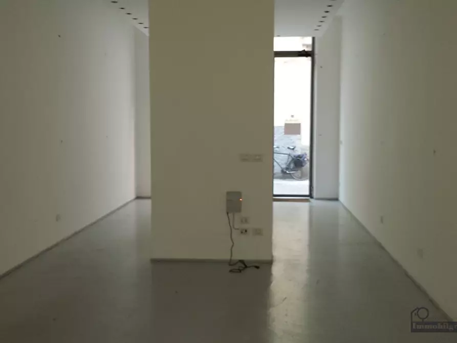 Immagine 6 di Locale commerciale in affitto  in Borgo Angelo Mazza 2 a Parma