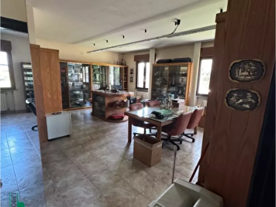 Immagine 6 di Attività artigianale in vendita  in Strada Martinella a Parma