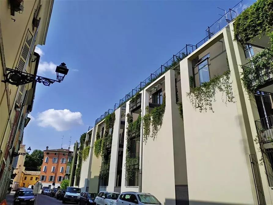 Immagine 33 di Trilocale in vendita  in Borgo delle Grazie 3 a Parma