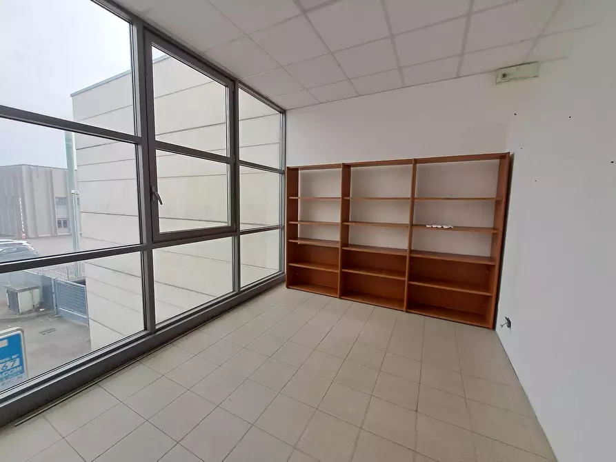 Immagine 14 di Ufficio in affitto  in Via Mario Fantelli 12 a Parma