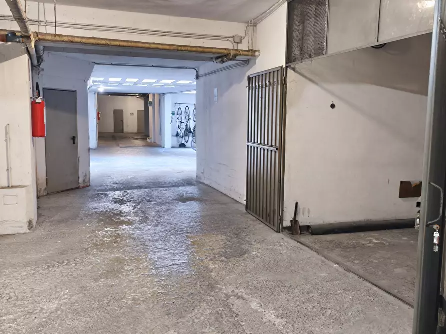 Immagine 6 di Garage in vendita  in Borgo Sorgo 12 a Parma