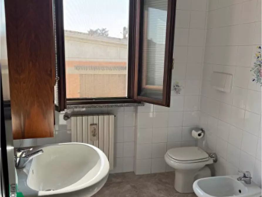 Immagine 10 di Attività artigianale in vendita  in Strada Martinella a Parma