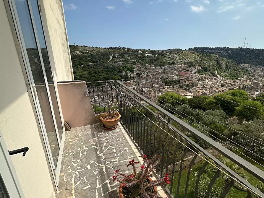 Immagine 23 di Appartamento in vendita  in VIA FONTANA 64 a Modica