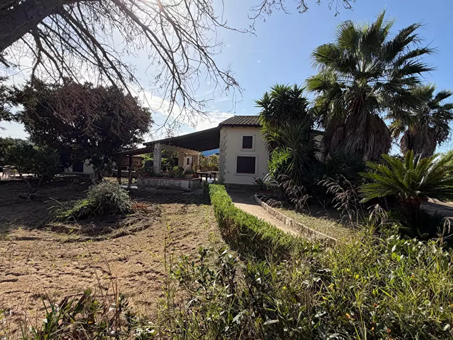 Immagine 1 di Villa in vendita  in Via del Giglio a Ispica