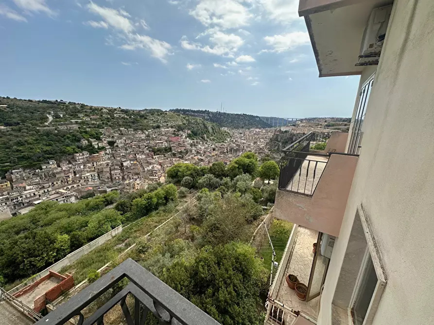 Immagine 15 di Appartamento in vendita  in VIA FONTANA 64 a Modica