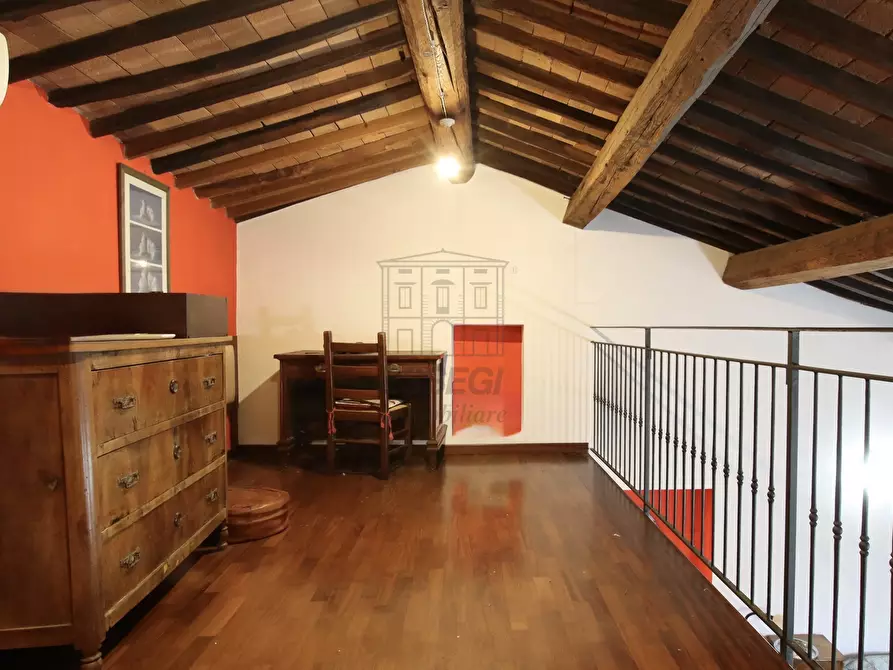 Immagine 6 di Appartamento in vendita  a Lucca