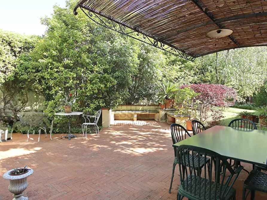 Immagine 1 di Villa in vendita  in Via Borgo Giannotti 120 a Lucca