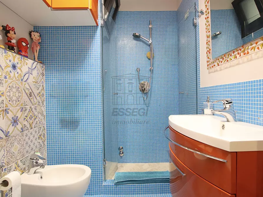 Immagine 11 di Appartamento in vendita  in Piazza della Croce 49 a Lucca