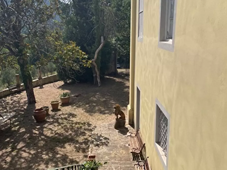 Immagine 31 di Villa in vendita  a Lucca