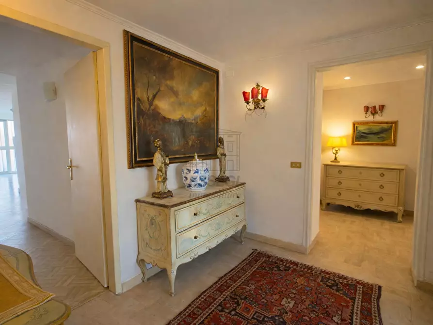 Immagine 15 di Villa in vendita  in Via Teresa Bandettini a Lucca