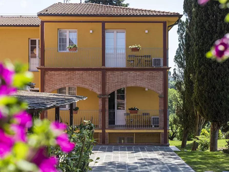 Immagine 11 di Rustico / casale in vendita  in Via di Montecarlo 59 a Lucca