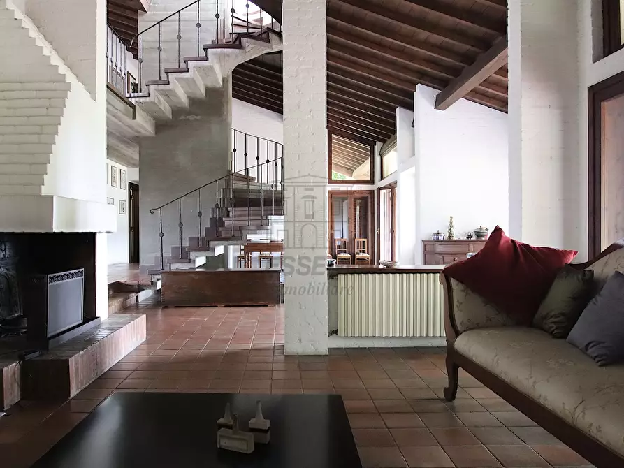 Immagine 8 di Villa in vendita  in Via della Chiesa di Gragnano a Capannori