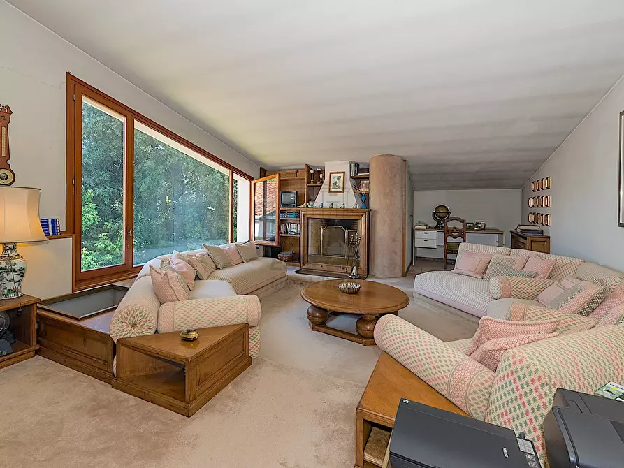 Immagine 30 di Villa in vendita  in Via di Moriano a Lucca